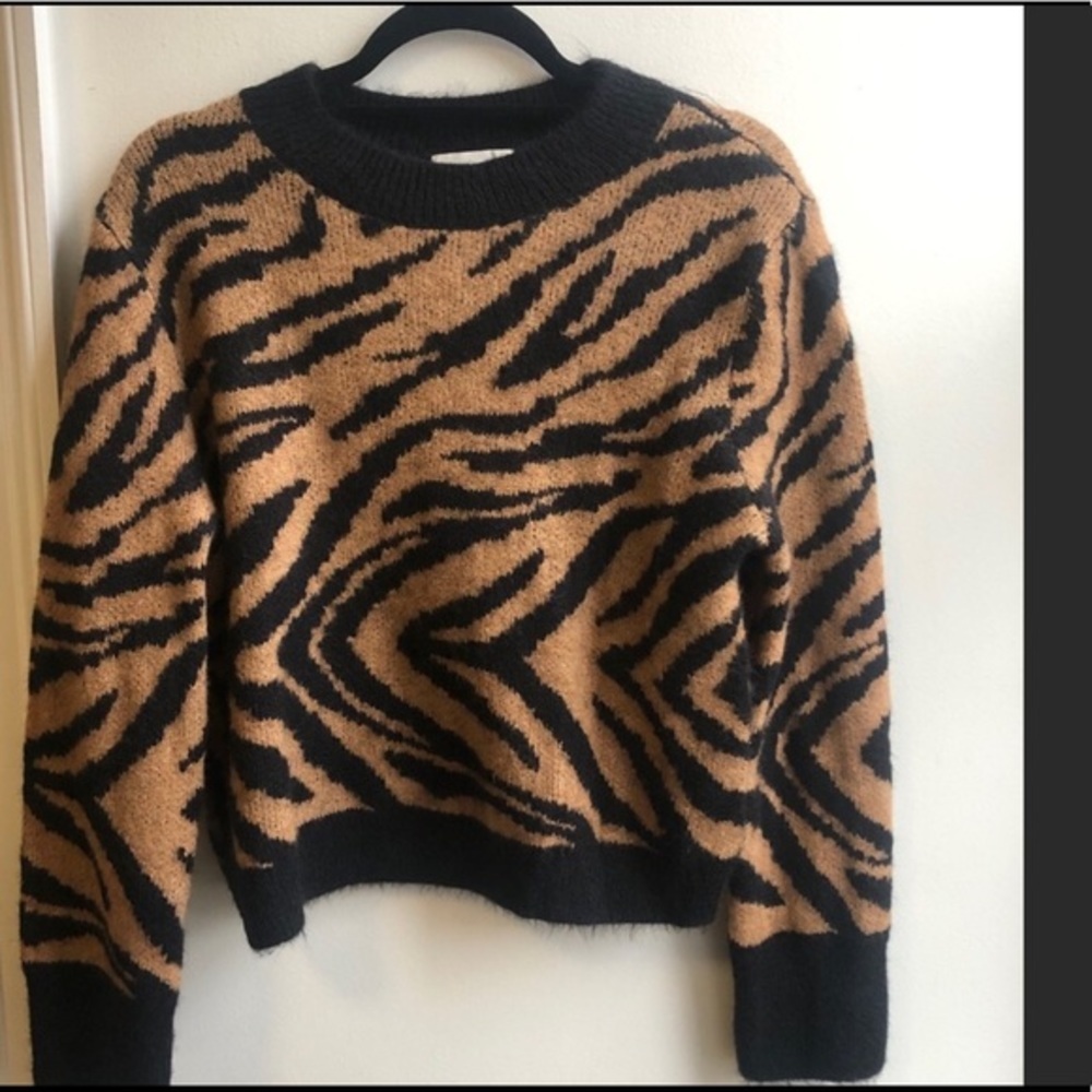 H & M BROWN ANIMAL PRINT SWEATER - Picture 2 of 5